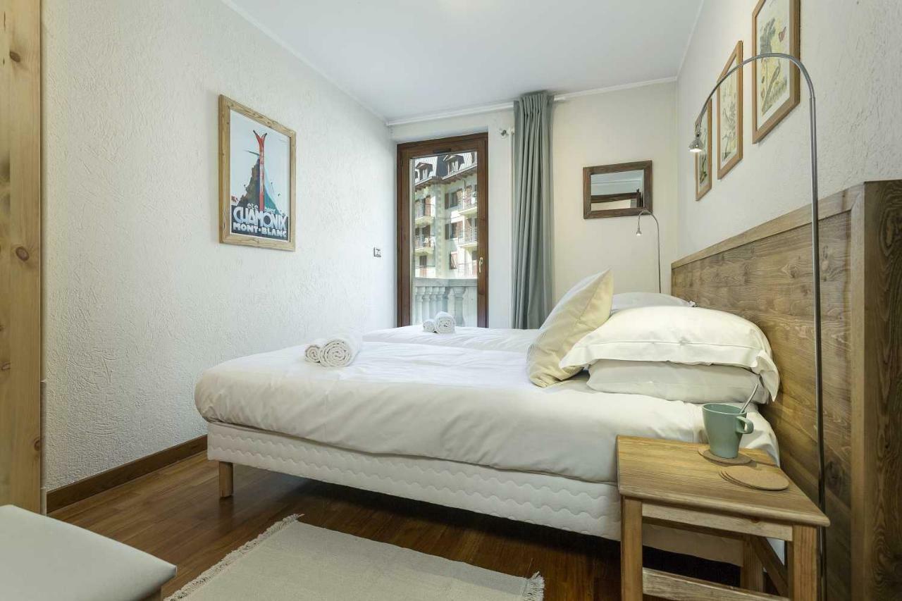 Apartment Ensa - Alpes Travel - Central Chamonix - Sleeps 4 Екстериор снимка